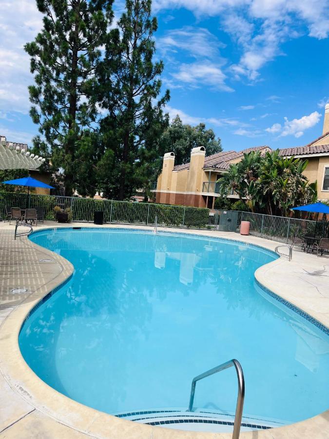 Stylish 2 Bedroom Near Ontario Airport ฟอนทานา ภายนอก รูปภาพ